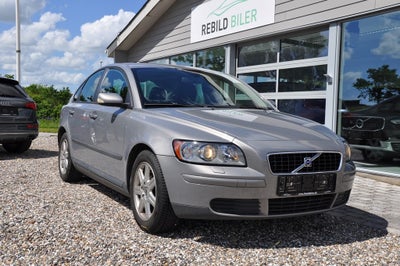 Volvo S40 2,4 Momentum 4d