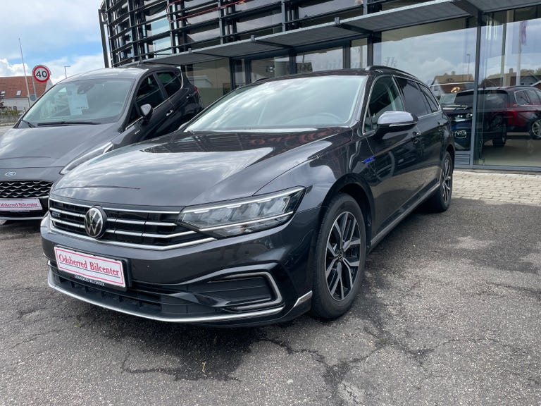 VW Passat GTE Variant DSG