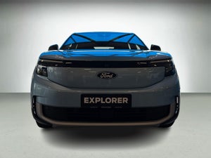 Ford Explorer Premium Extended Range