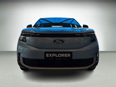 Ford Explorer Premium Extended Range
