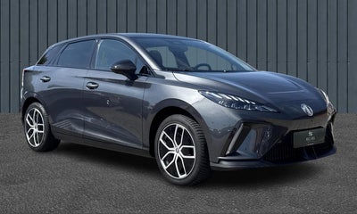 MG MG4 64 Luxury 5d