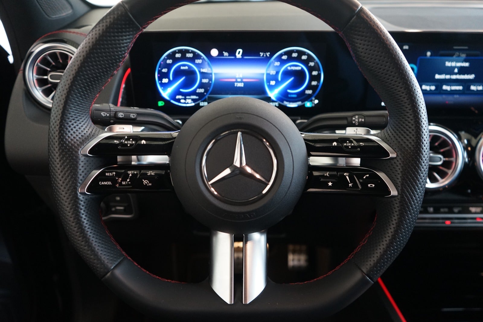 Mercedes EQB250+