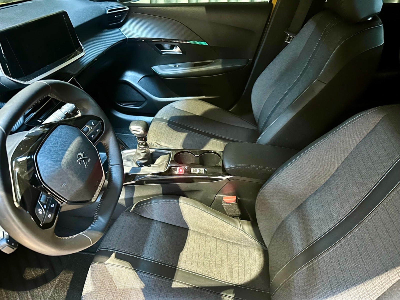 Billede af Peugeot 208 1,2 PureTech 100 GT