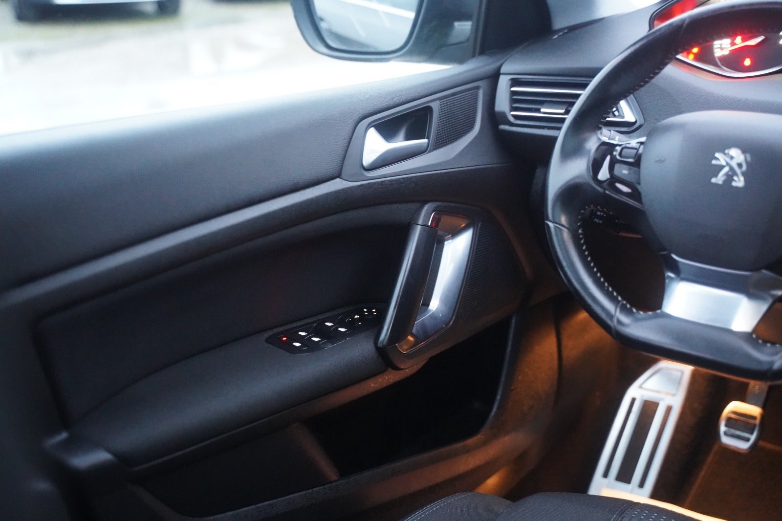 Billede af Peugeot 308 1,5 BlueHDi 130 Prestige Sky