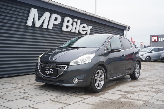 Peugeot 208 1,2 VTi Allure Sky