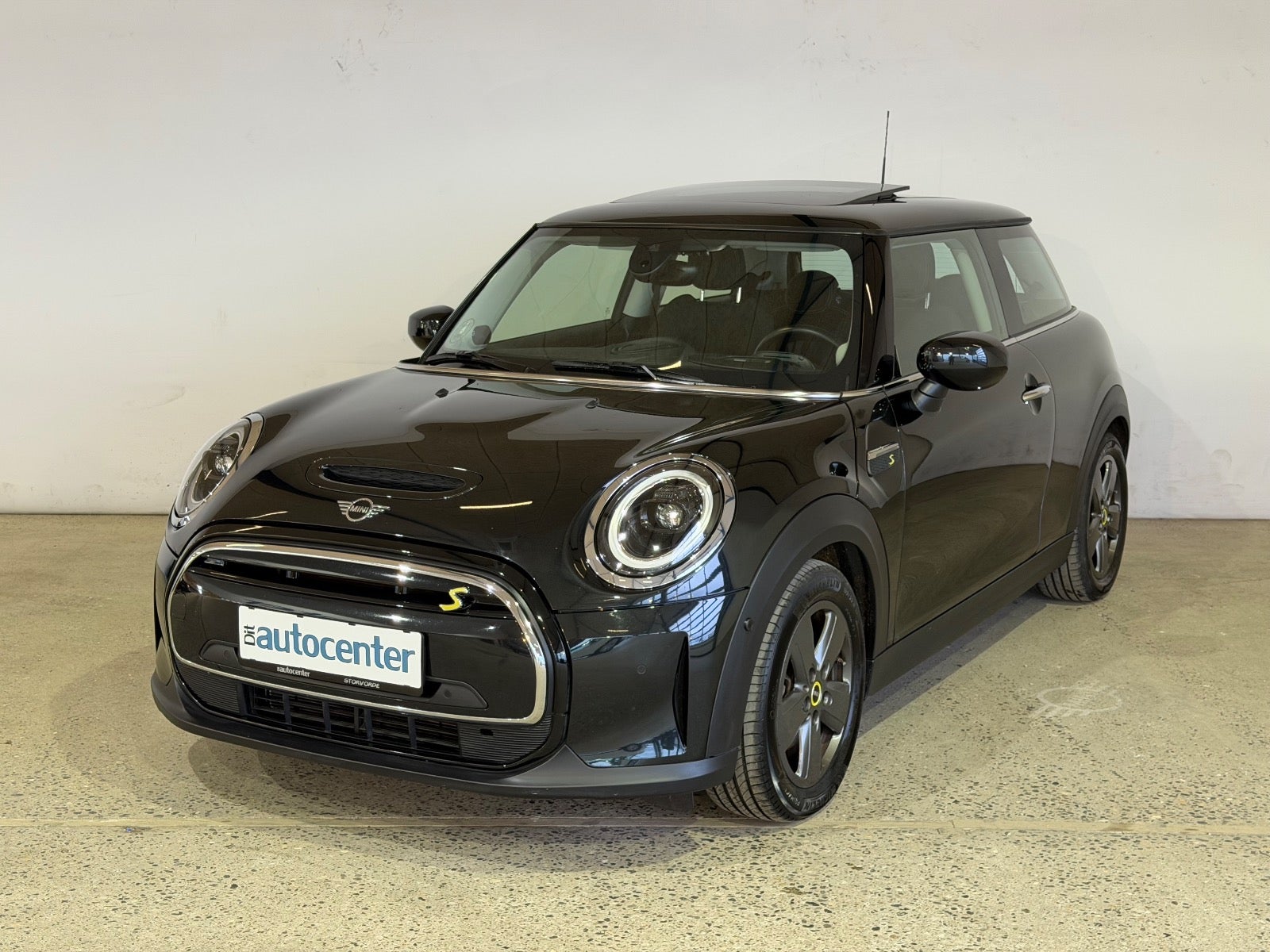 MINI Cooper SE Essential