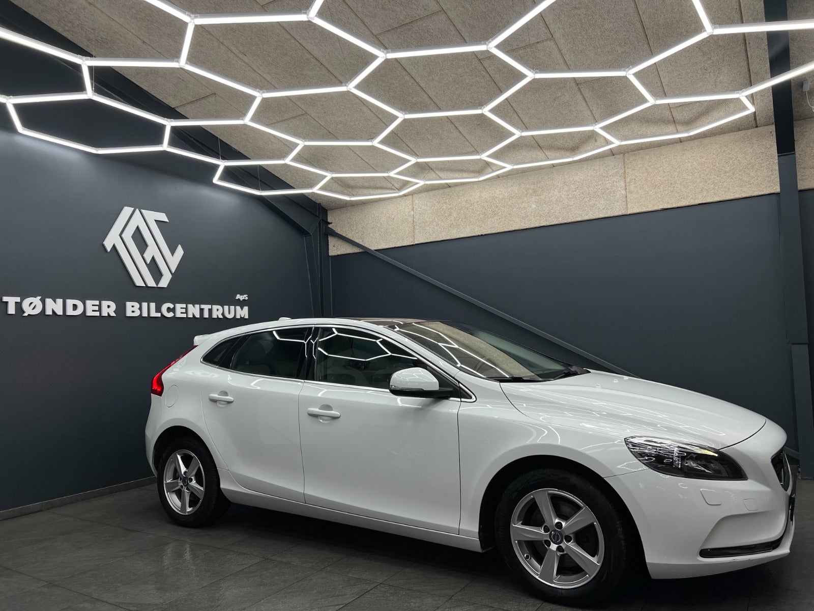 Volvo V40 2016