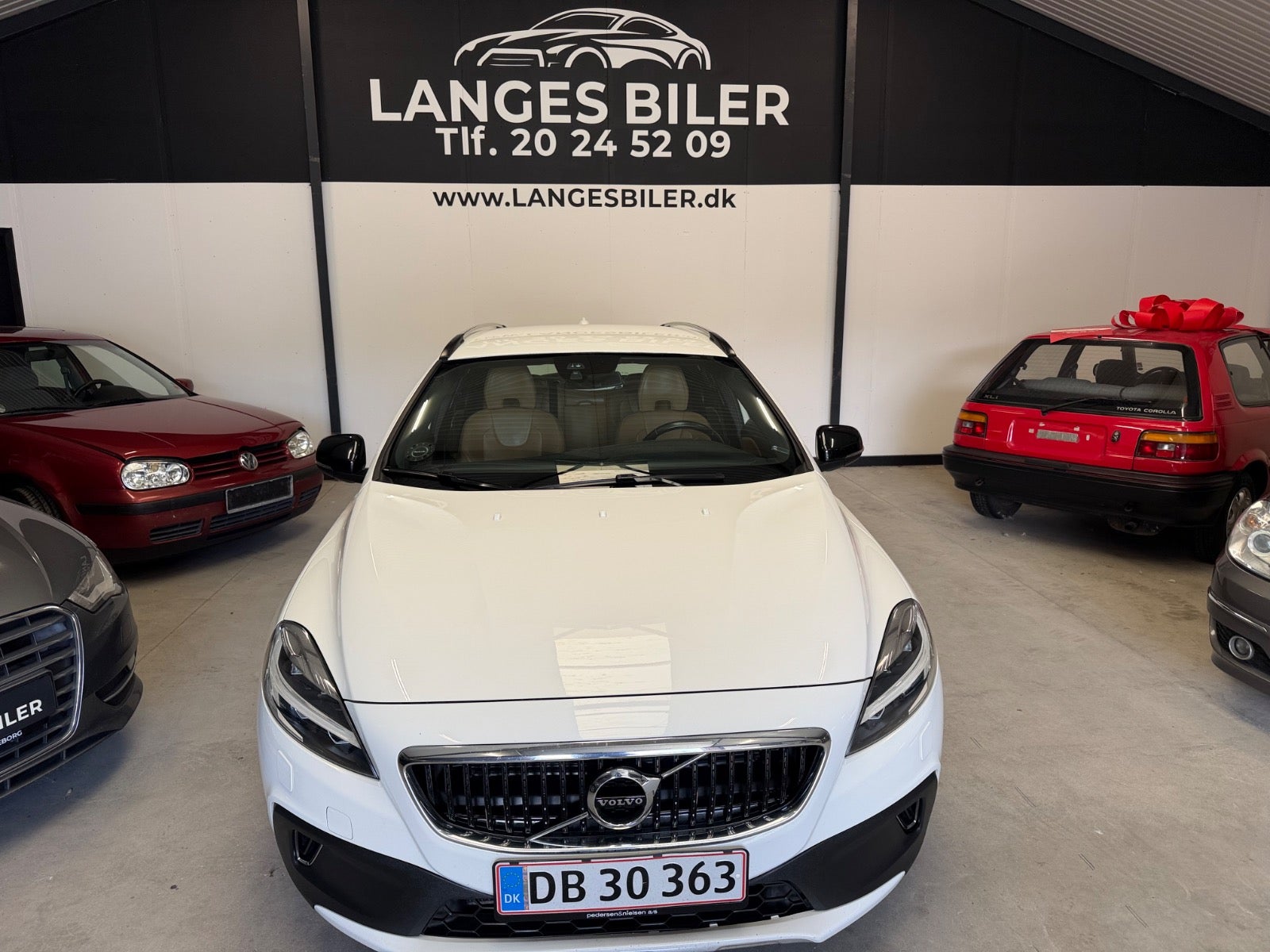 Volvo V40 CC T3 152 Momentum - Find den hos Langes Biler i Silkeborg