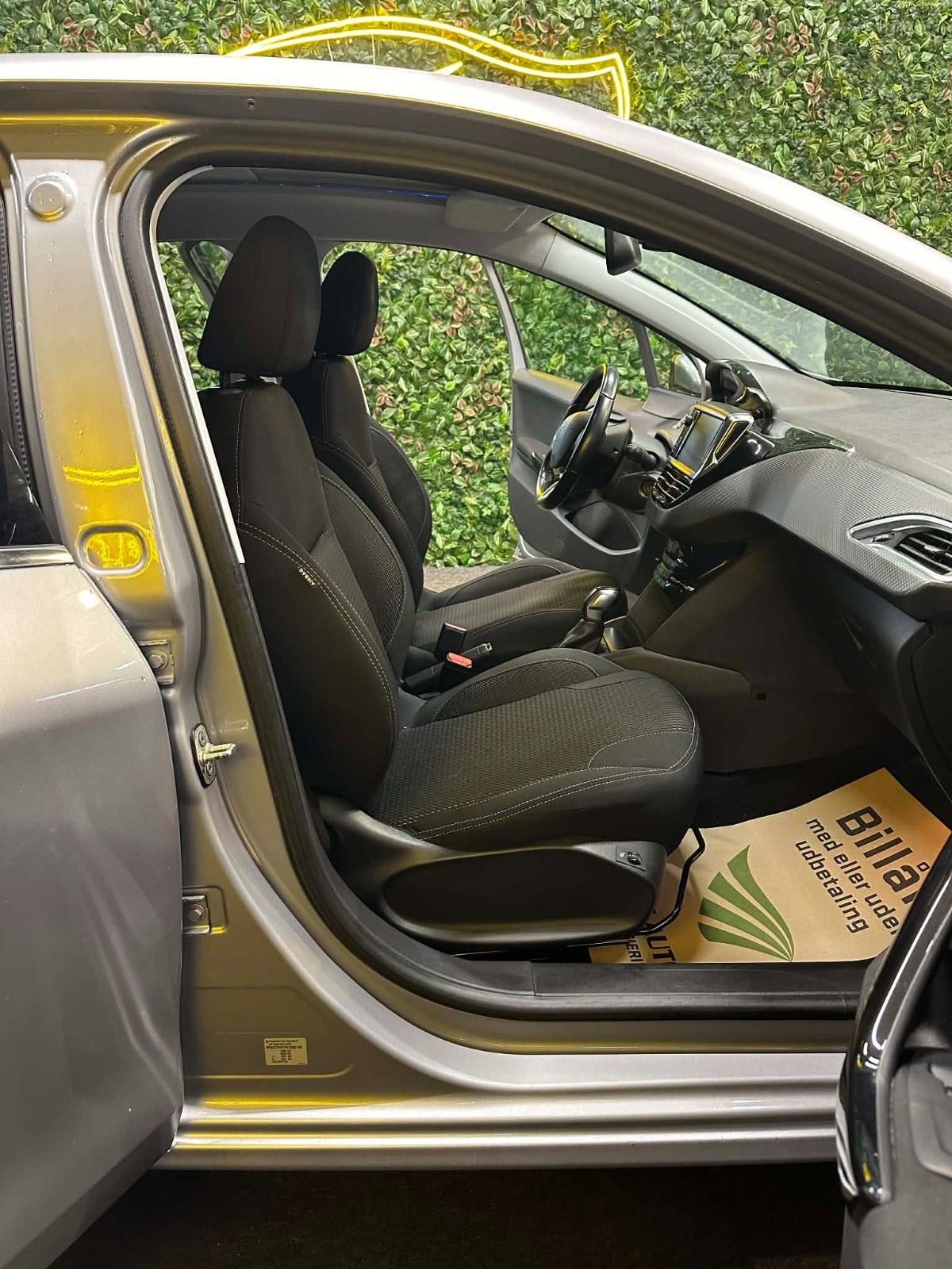 Billede af Peugeot 208 1,5 BlueHDi 100 Infinity Sky