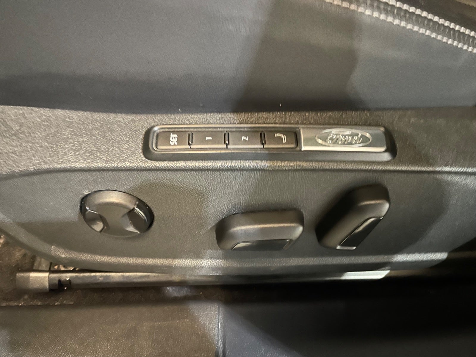 Ford Explorer Premium Extended Range AWD