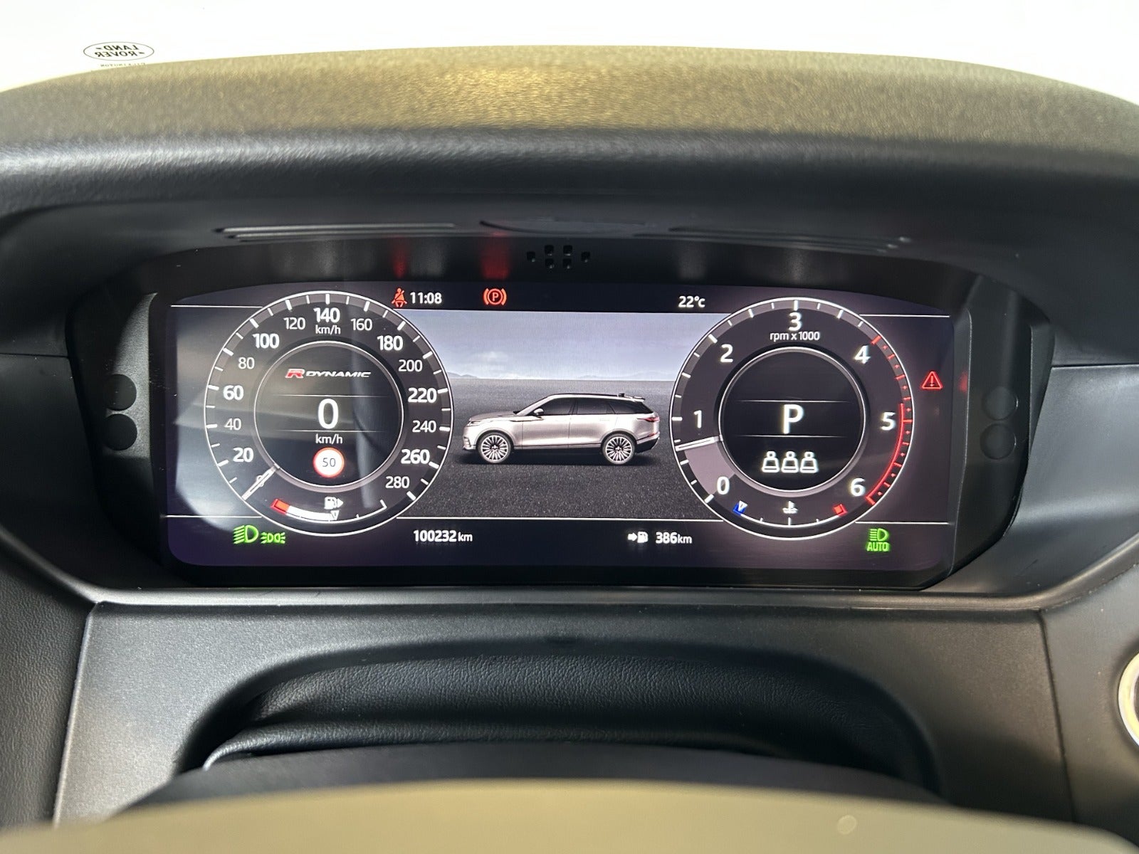 Land Rover Range Rover Velar 3,0 D300 R-Dynamic aut. Van 5d - 9