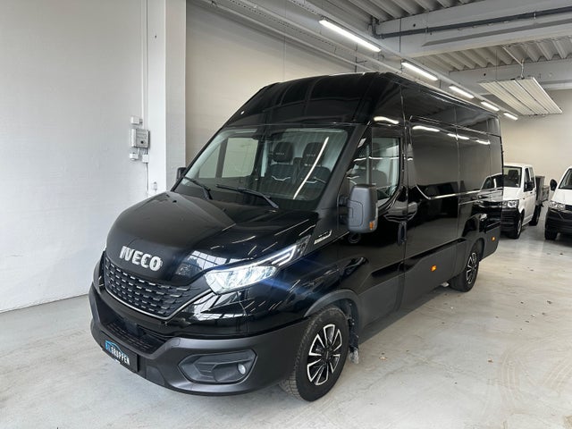 Iveco Daily 2,3 35S16 12m³ Van AG8