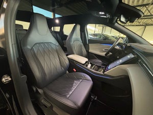 Ford Explorer Premium Extended Range