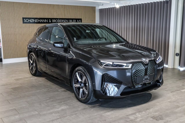 BMW iX  xDrive50 Fully Charged