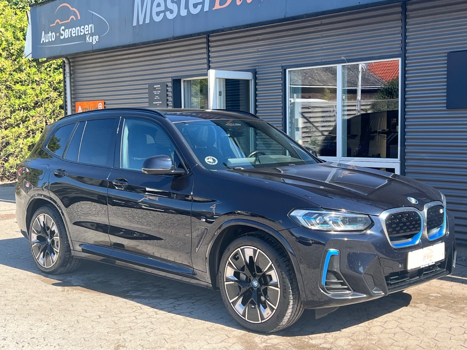 BMW iX3 Charged Plus M-Sport
