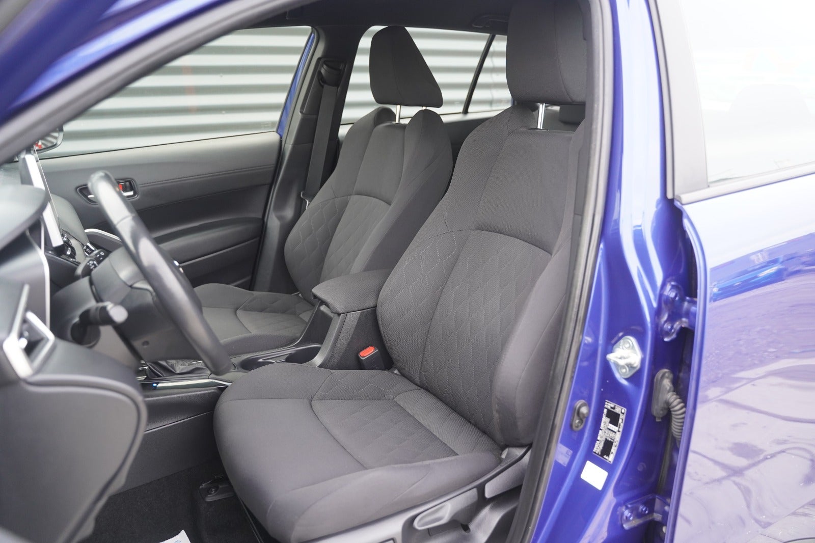 Billede af Toyota Corolla Cross 2,0 Hybrid Active CVT