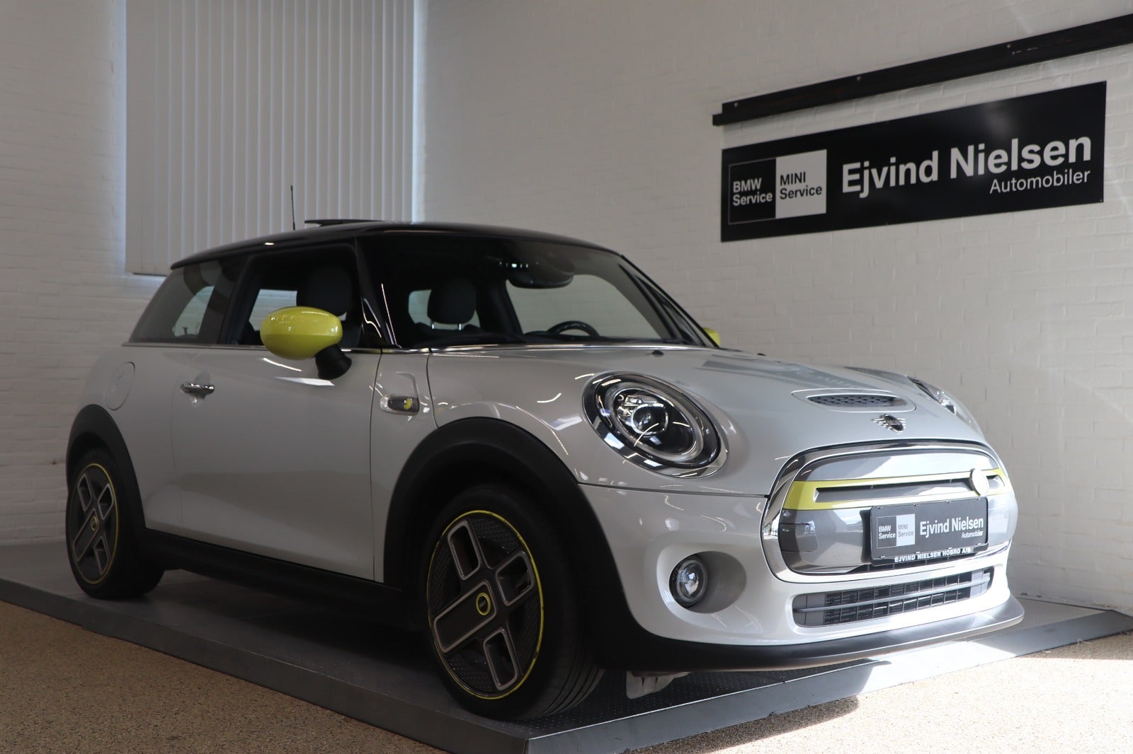 MINI Cooper SE Trim M