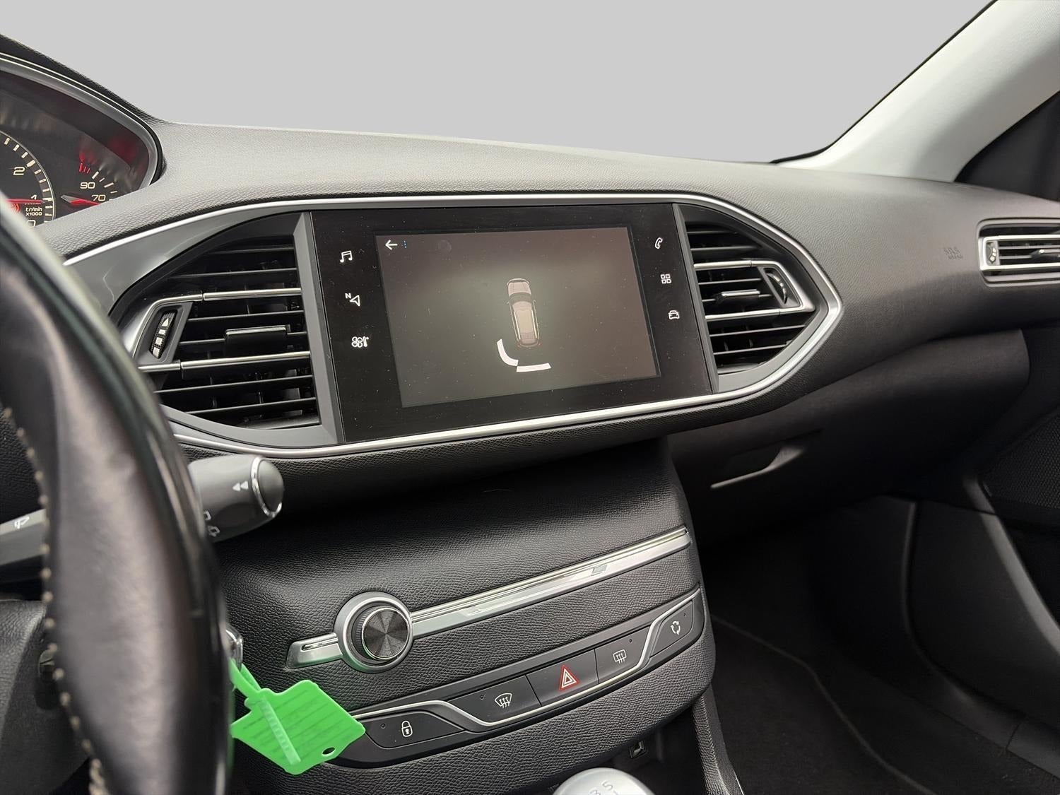 Billede af Peugeot 308 1,2 e-THP 130 Allure Sky SW