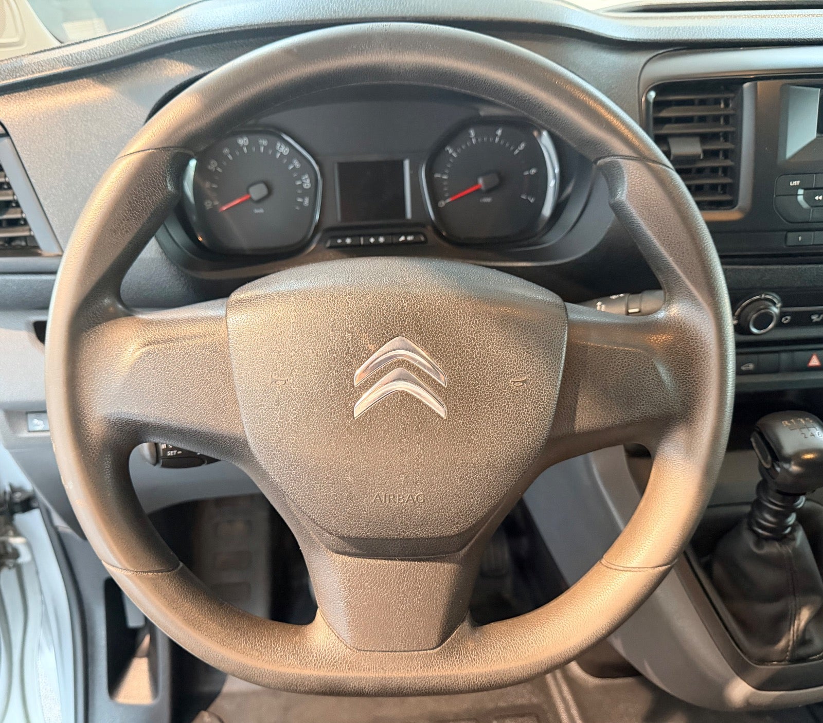 Billede af Citroën Jumpy 1,6 BlueHDi 115 L2N1