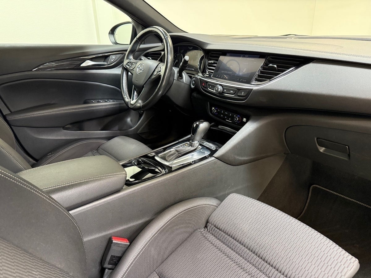 Opel Insignia D 174 Ultimate Sport Tourer aut.