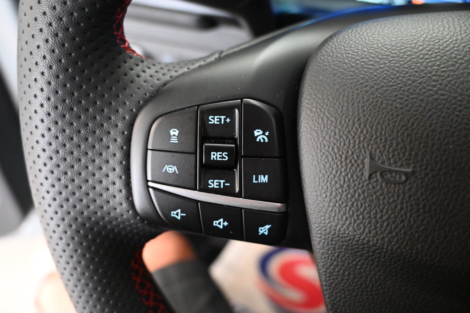 Ford Kuga PHEV Graphite Tech CVT