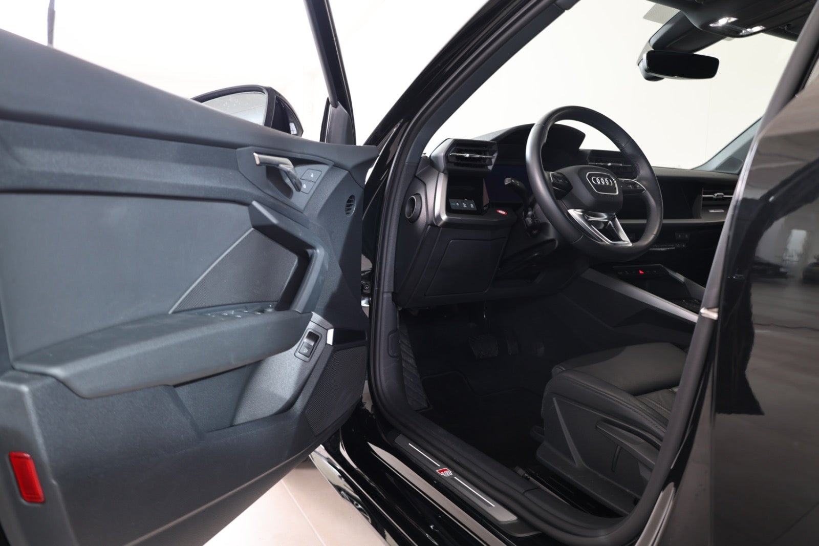 Audi A3 45 TFSi e S-line Sportback S-tr. 5d - 9