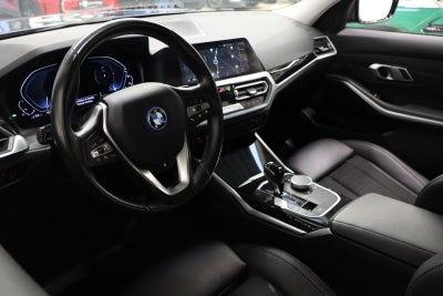 BMW 330e Touring Sport Line aut.