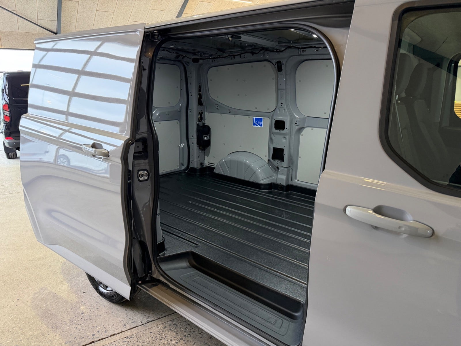 Ford E-Transit Custom 320L Limited