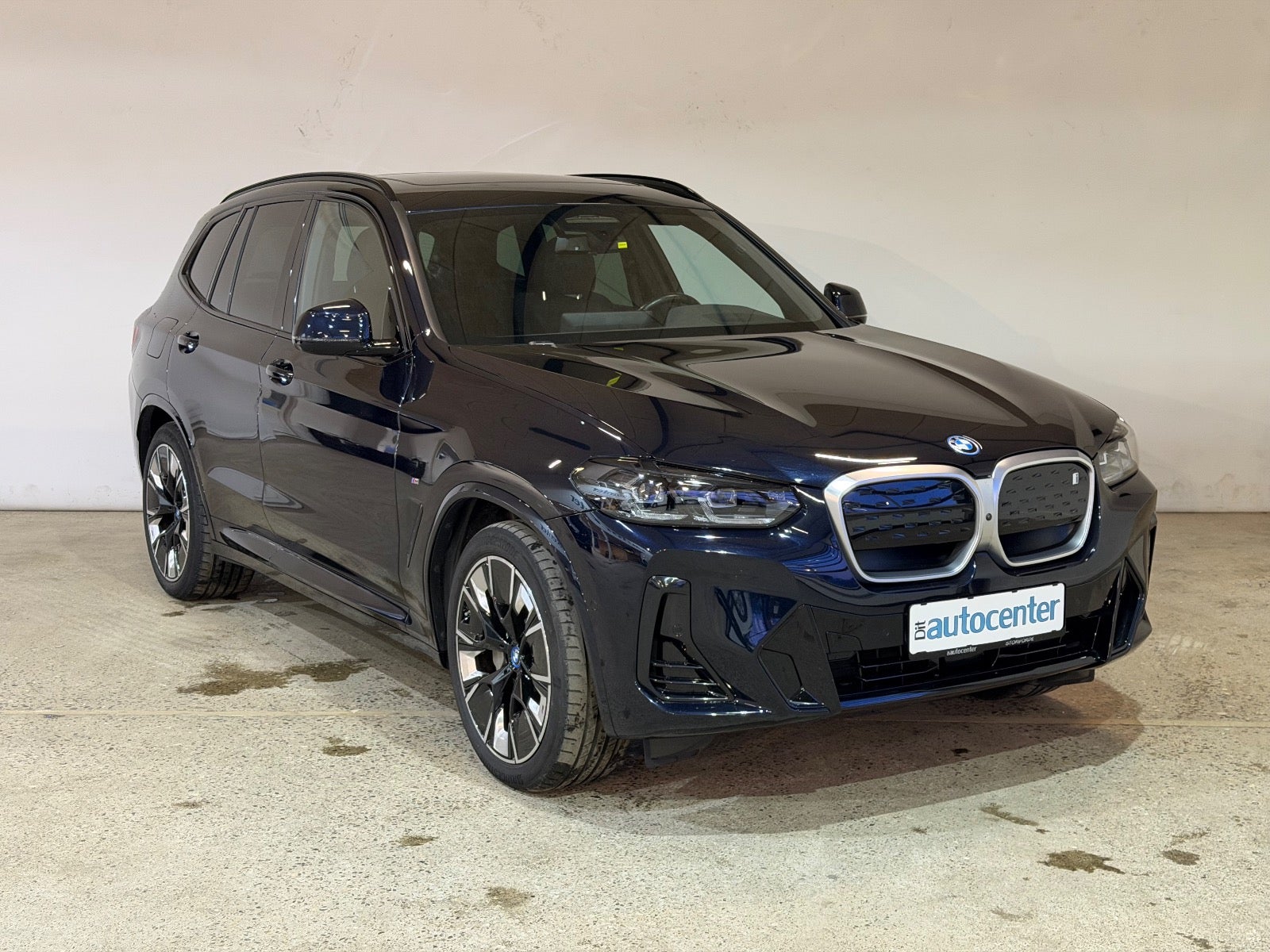 BMW iX3 Charged Plus M-Sport