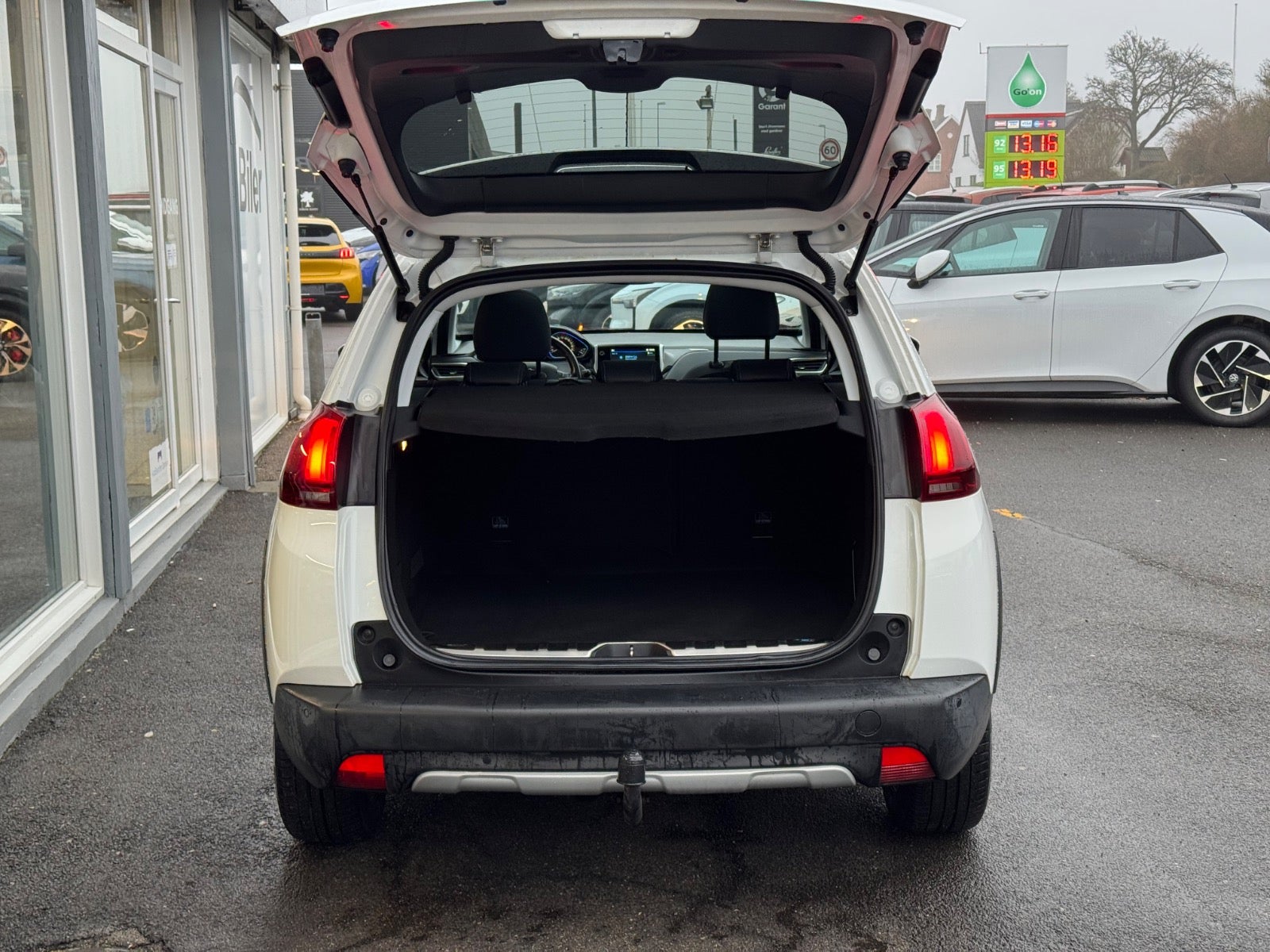 Billede af Peugeot 2008 1,5 BlueHDi 100 Allure Sky