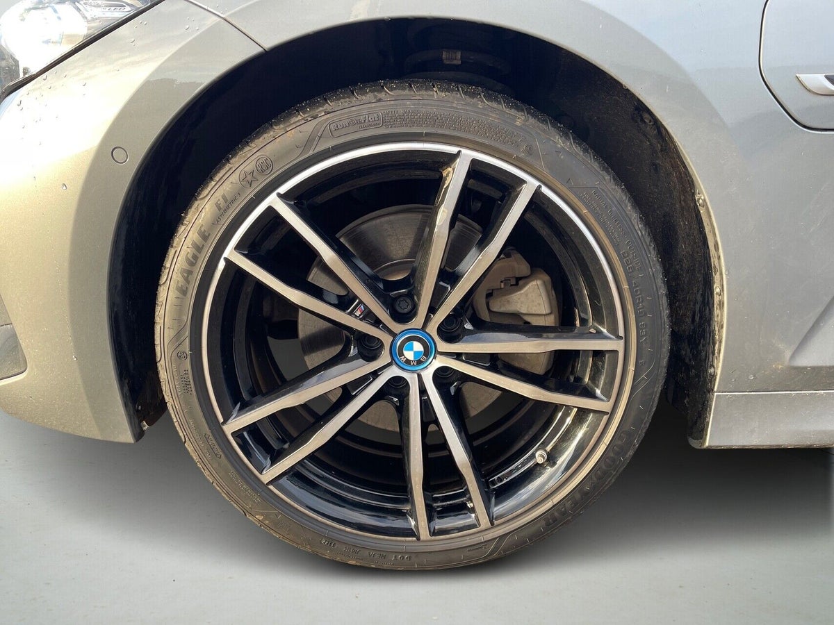 BMW 330e Touring M-Sport aut. billede 8