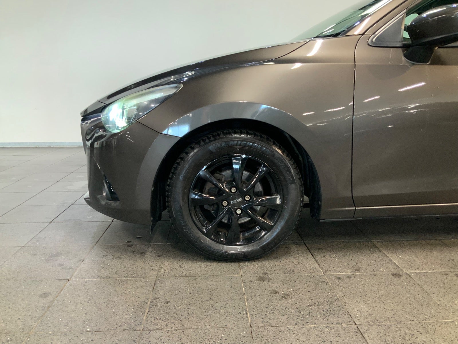 Mazda 2 (3/8)