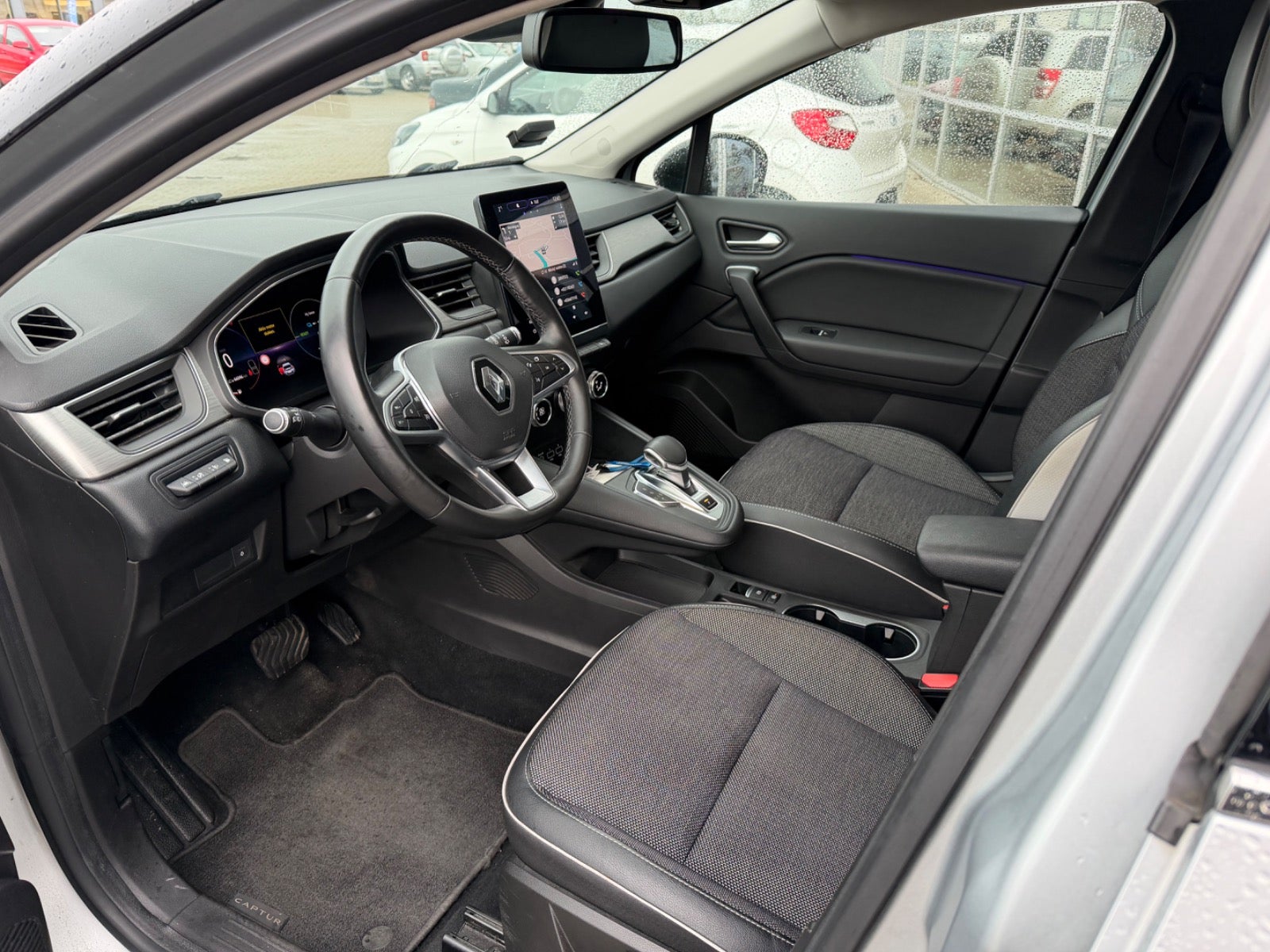 Billede af Renault Captur 1,6 E-Tech Intens