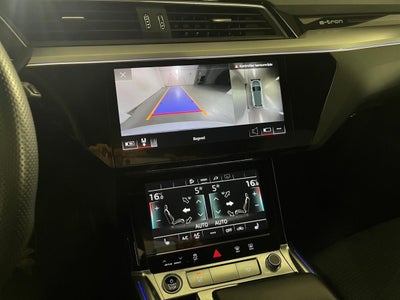 Audi e-tron S-line quattro Van