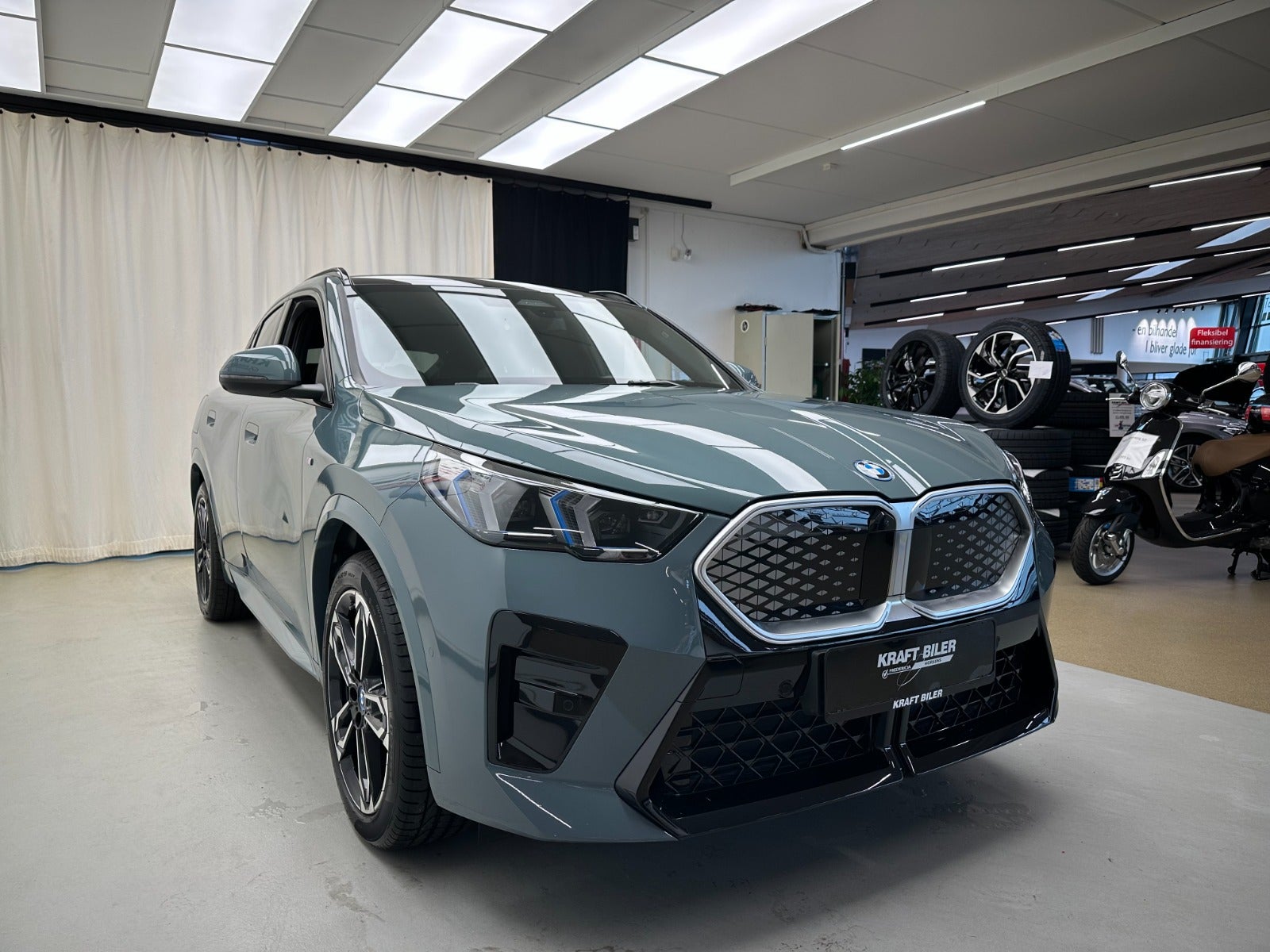 Billede af BMW iX2  eDrive20 M-Sport