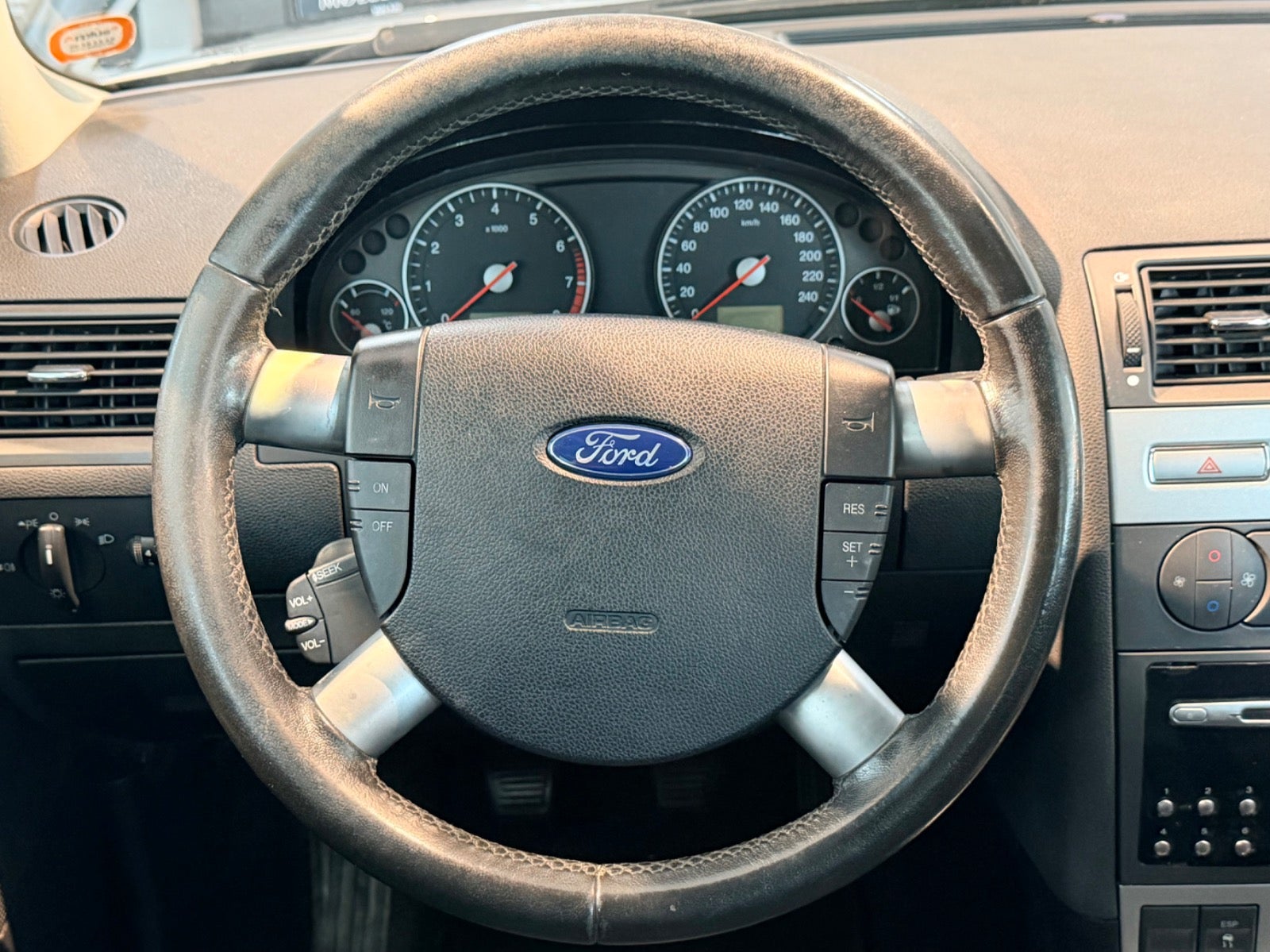 Billede af Ford Mondeo 2,0 145 Ambiente stc.