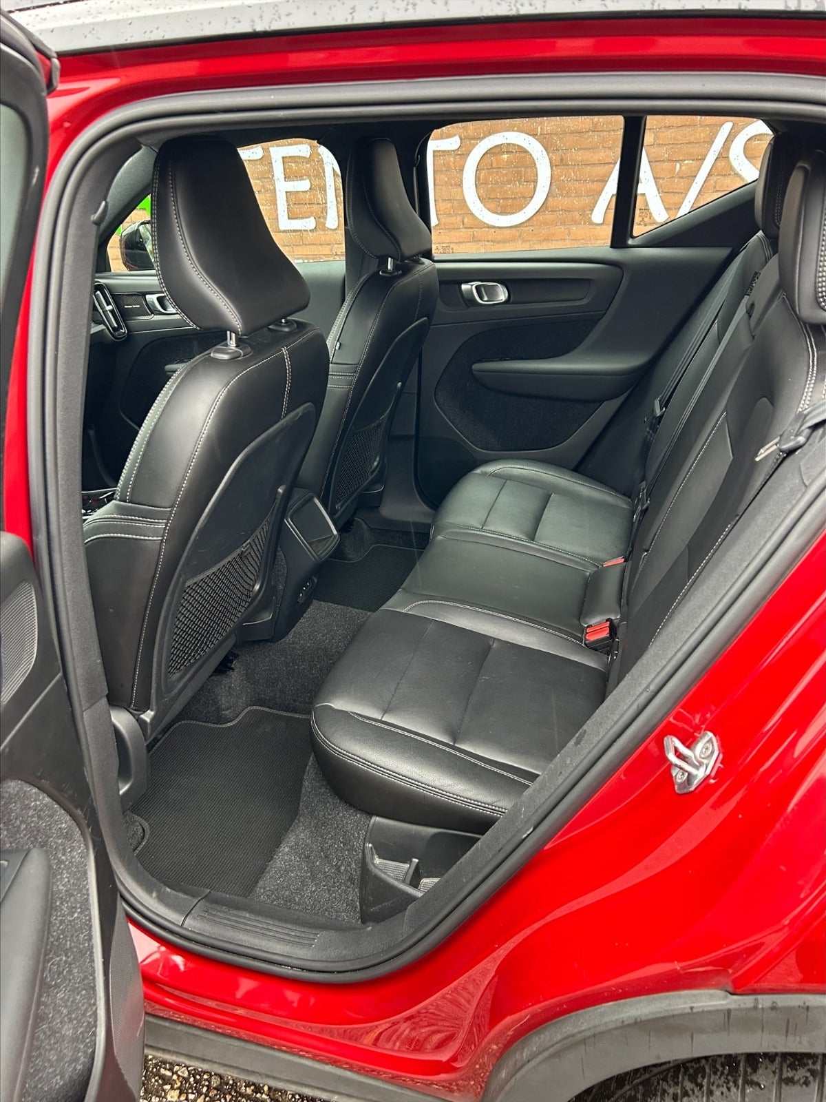 Billede af Volvo XC40 2,0 D4 190 R-Design aut. AWD