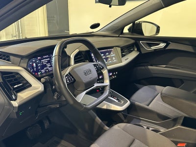 Audi Q4 e-tron Attitude
