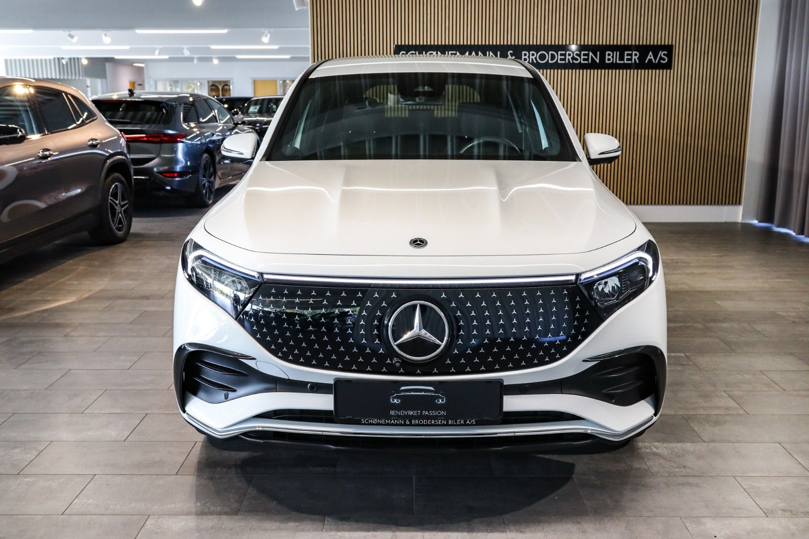Billede af Mercedes EQB300  AMG Premium 4Matic