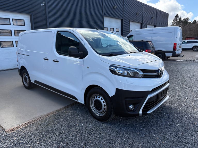 Toyota ProAce D 120 Medium Comfort Master aut.