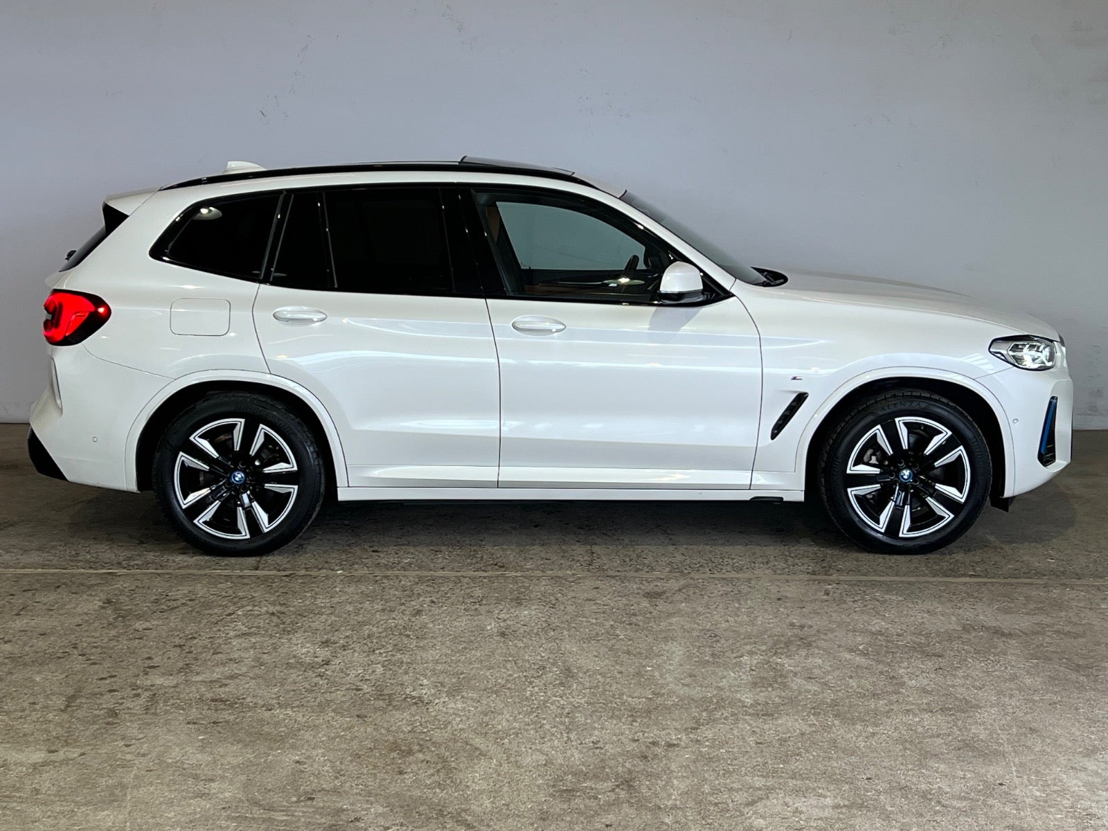 BMW iX3 Charged M-Sport