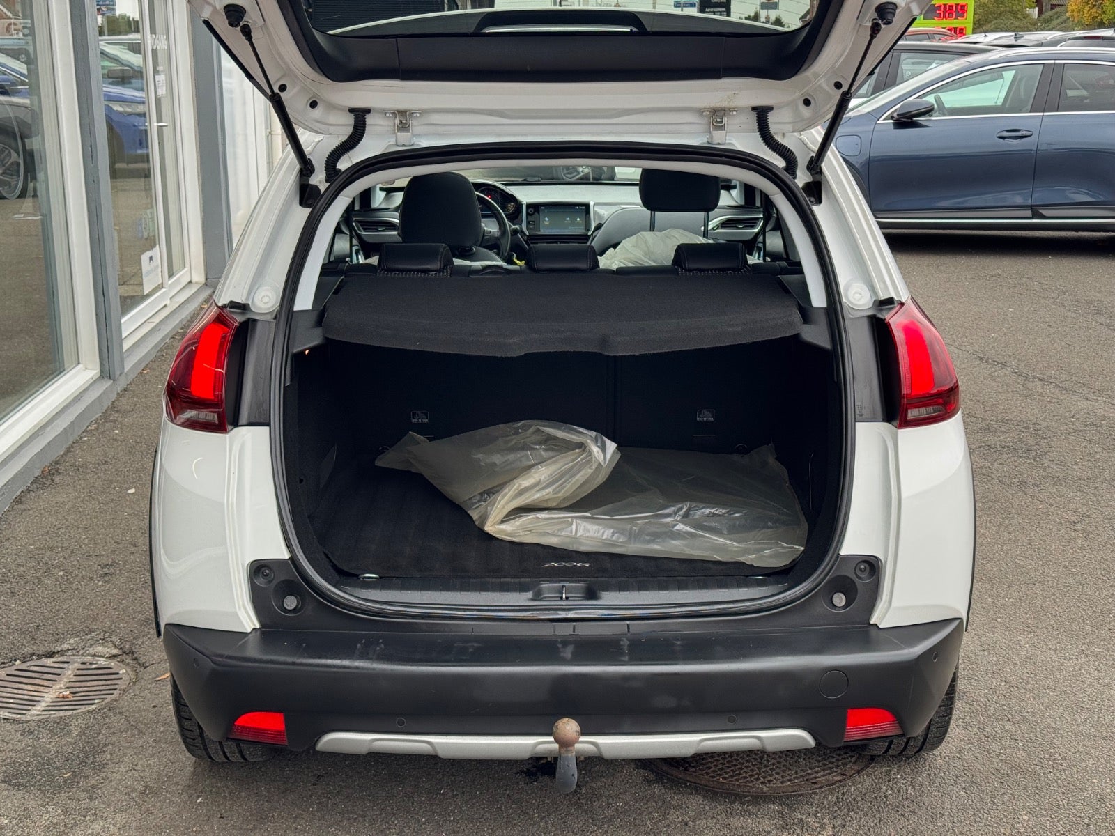 Billede af Peugeot 2008 1,5 BlueHDi 100 Allure Sky