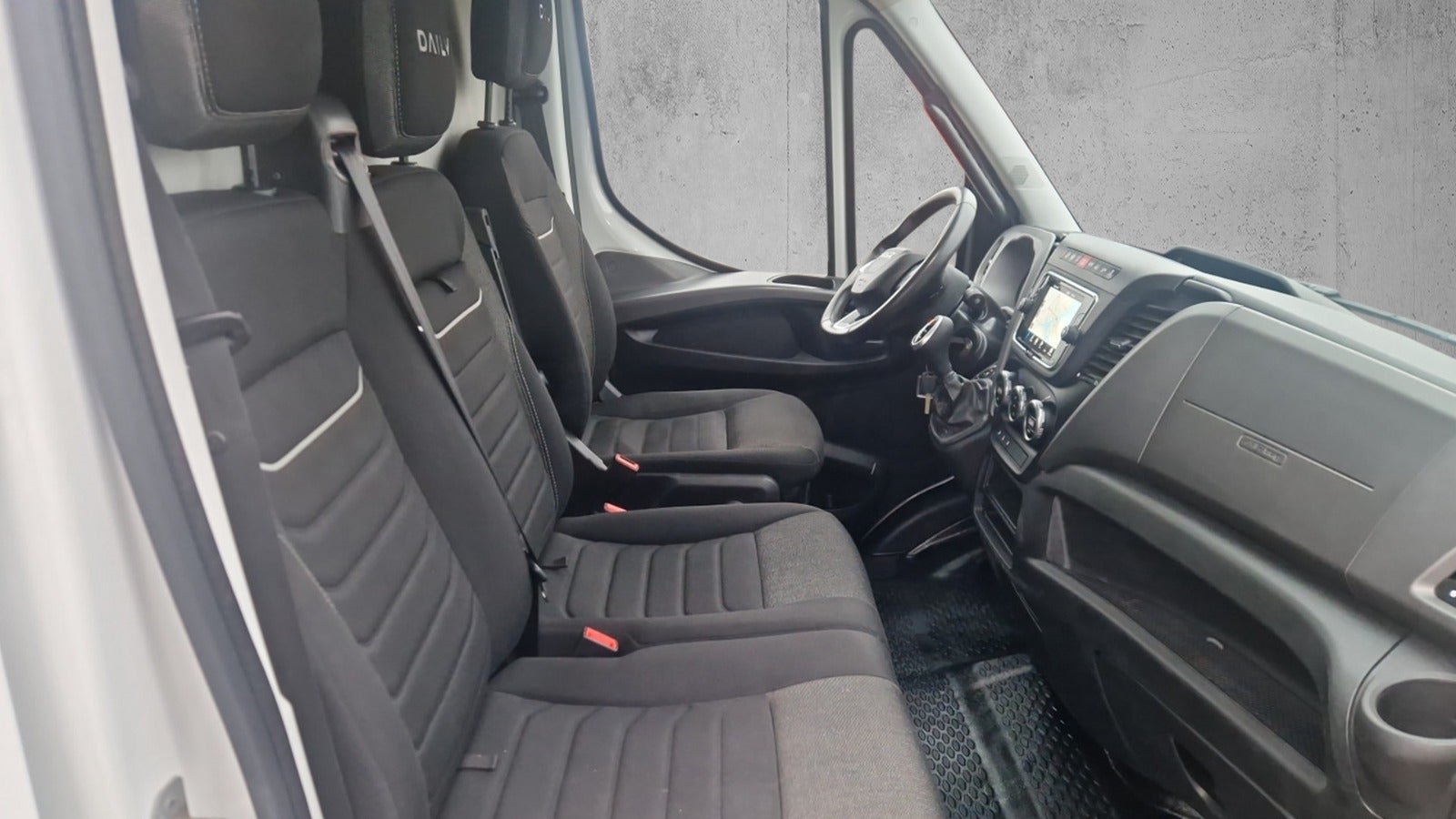 Billede af Iveco Daily 3,0 35S18 12m³ Van AG8