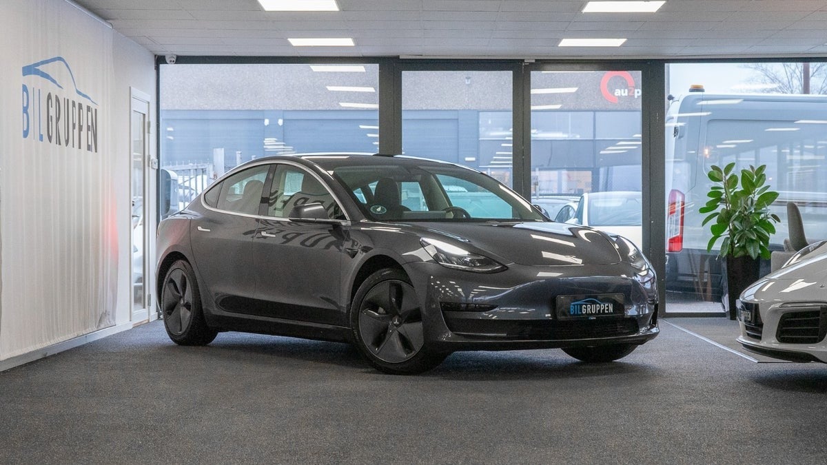 Tesla Model 3  Standard Range+ RWD