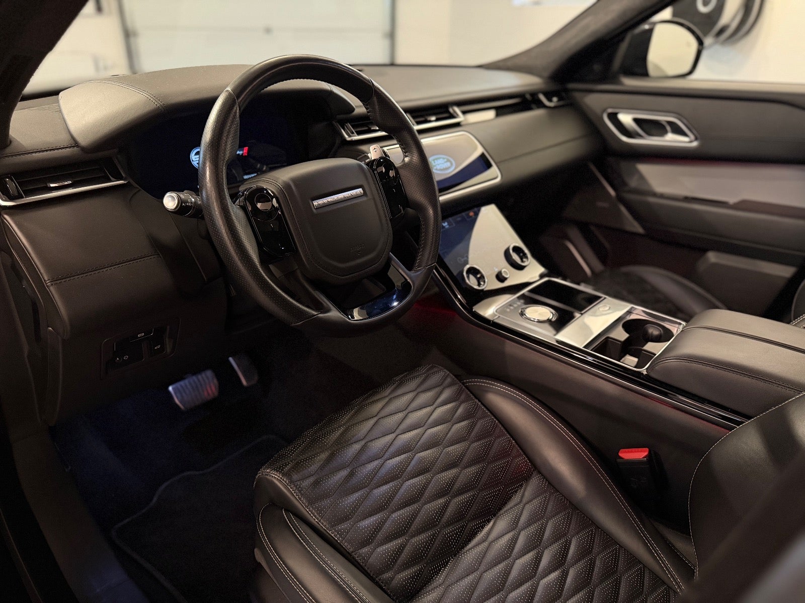Land Rover – Range Rover Velar
