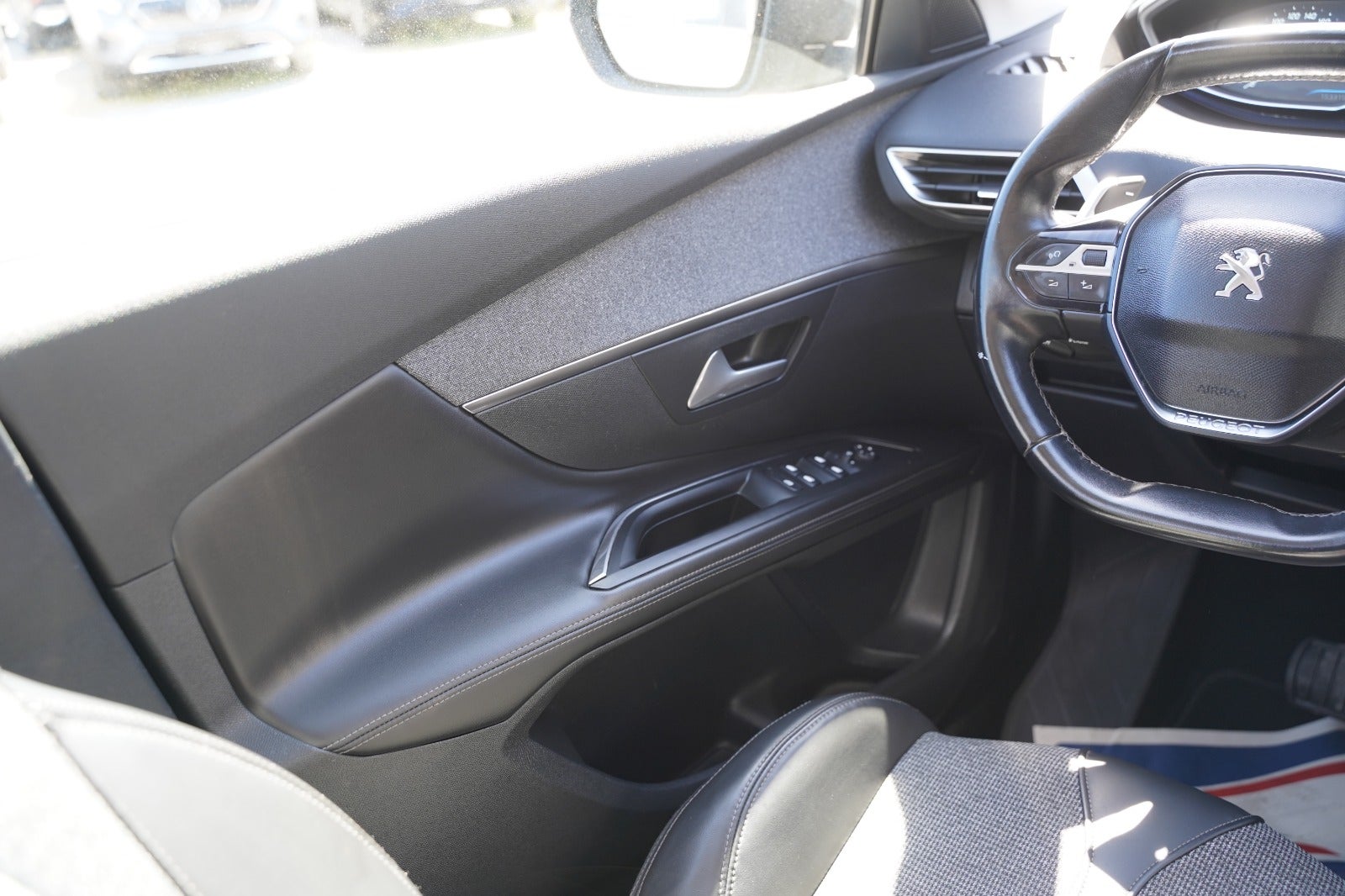 Billede af Peugeot 5008 1,6 BlueHDi 120 Allure EAT6 7prs