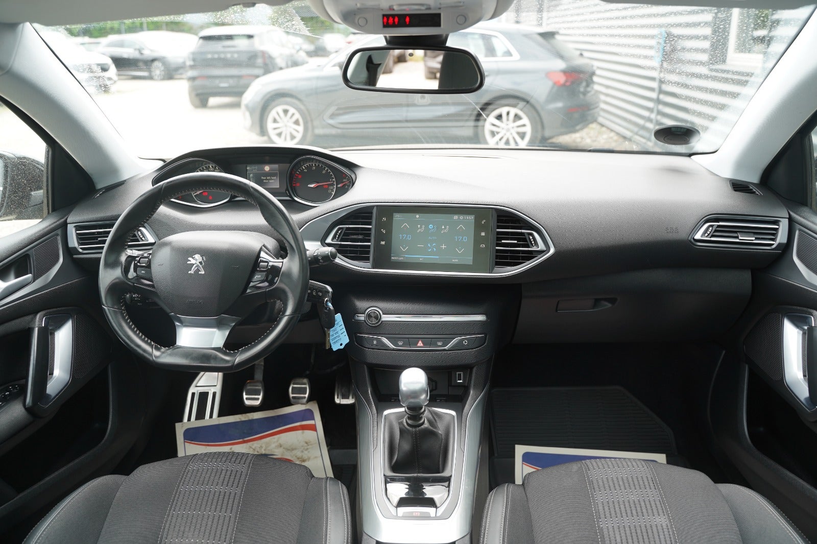 Billede af Peugeot 308 1,5 BlueHDi 130 Allure Sky SW
