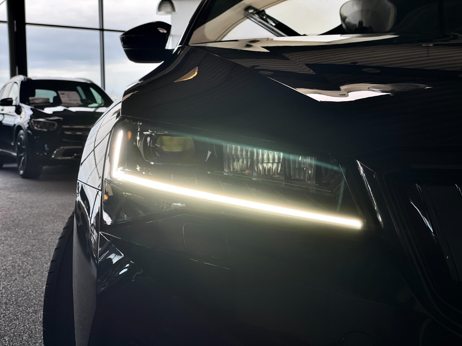 Skoda Superb TSi iV Business Executive Combi DSG