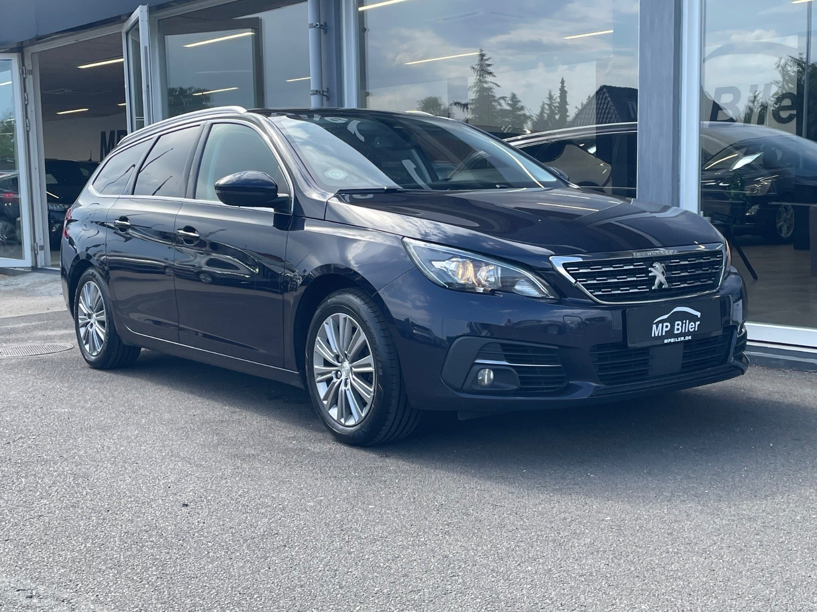 Billede af Peugeot 308 1,5 BlueHDi 130 Allure+ Sky SW