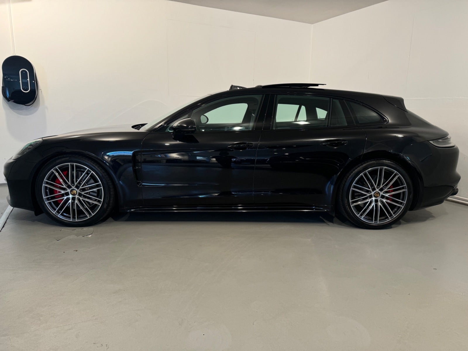 Porsche – Panamera GTS